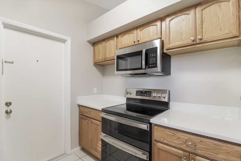 2,060/Mo, 14074 Ithaca Way Orlando, FL 32826 Kitchen View