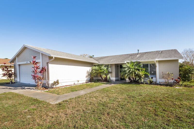 2,340/Mo, 10535 Larson Ct Orlando, FL 32821 Front View