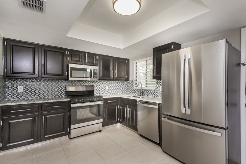 2,340/Mo, 10535 Larson Ct Orlando, FL 32821 Kitchen View