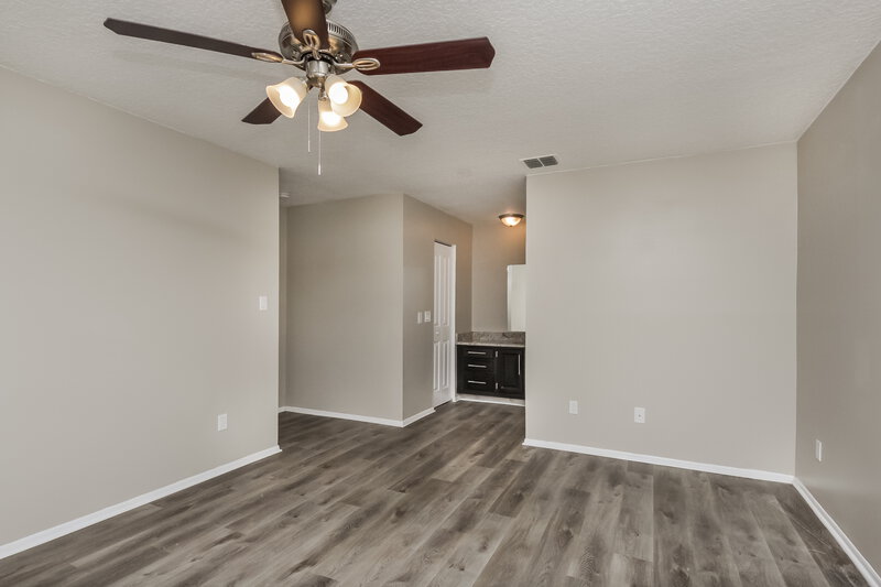2,340/Mo, 10535 Larson Ct Orlando, FL 32821 Main Bedroom View 2