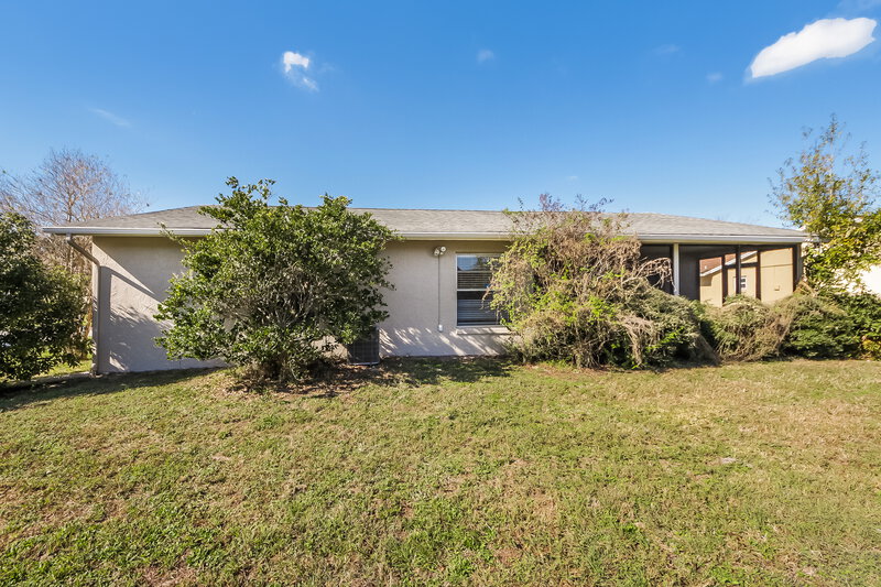 2,340/Mo, 10535 Larson Ct Orlando, FL 32821 Rear View