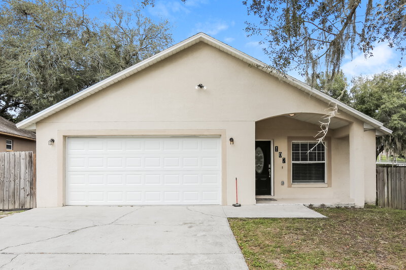 2,045/Mo, 107 W Cleveland St Apopka, FL 32703 External View
