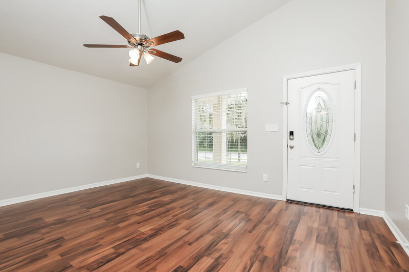 2,045/Mo, 107 W Cleveland St Apopka, FL 32703 Living Room View