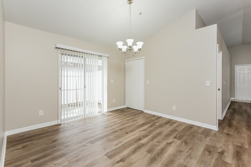 2,170/Mo, 9620 Hollyhill Dr Orlando, FL 32824 Dining Room View