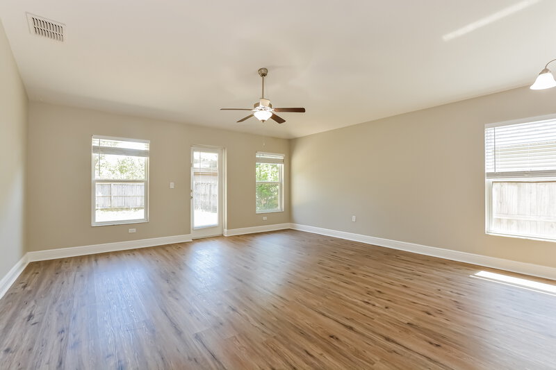 2,245/Mo, 2308 Bracknell Forest Trl Tavares, FL 32778 Living Room View