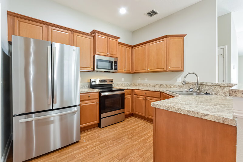 2,245/Mo, 2308 Bracknell Forest Trl Tavares, FL 32778 Kitchen View