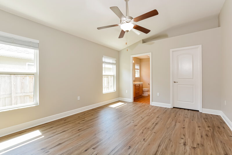 2,245/Mo, 2308 Bracknell Forest Trl Tavares, FL 32778 Main Bedroom View