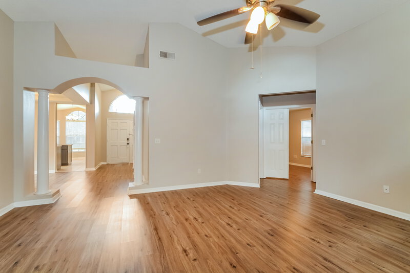 2,335/Mo, 957 Piedmont Oaks Dr Apopka, FL 32703 Living Room View 2