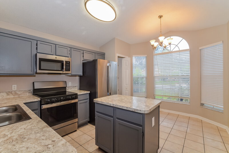 2,335/Mo, 957 Piedmont Oaks Dr Apopka, FL 32703 Kitchen View