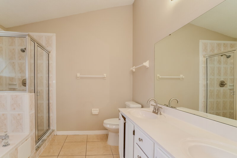 2,335/Mo, 957 Piedmont Oaks Dr Apopka, FL 32703 Main Bathroom View