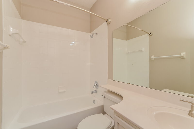 2,335/Mo, 957 Piedmont Oaks Dr Apopka, FL 32703 Bathroom View