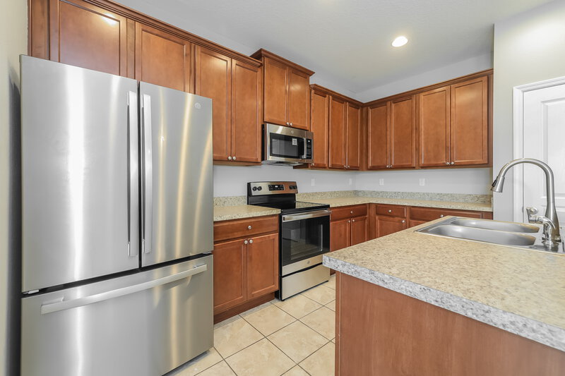 2,185/Mo, 3108 Brinwood Dr Kissimmee, FL 34758 Kitchen View