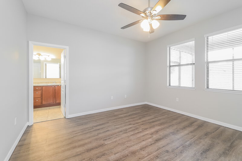 2,185/Mo, 3108 Brinwood Dr Kissimmee, FL 34758 Main Bedroom View 2