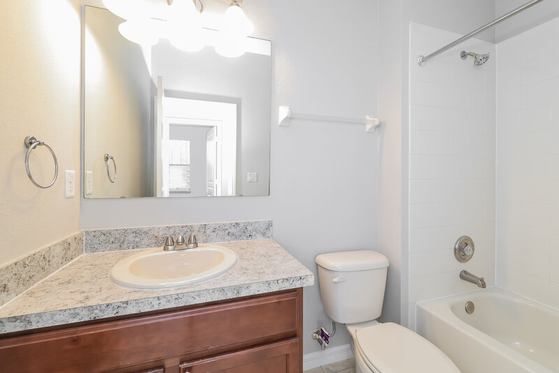 2,185/Mo, 3108 Brinwood Dr Kissimmee, FL 34758 Bathroom View