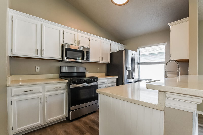 2,315/Mo, 8782 Foley Dr Orlando, FL 32825 Kitchen View 2