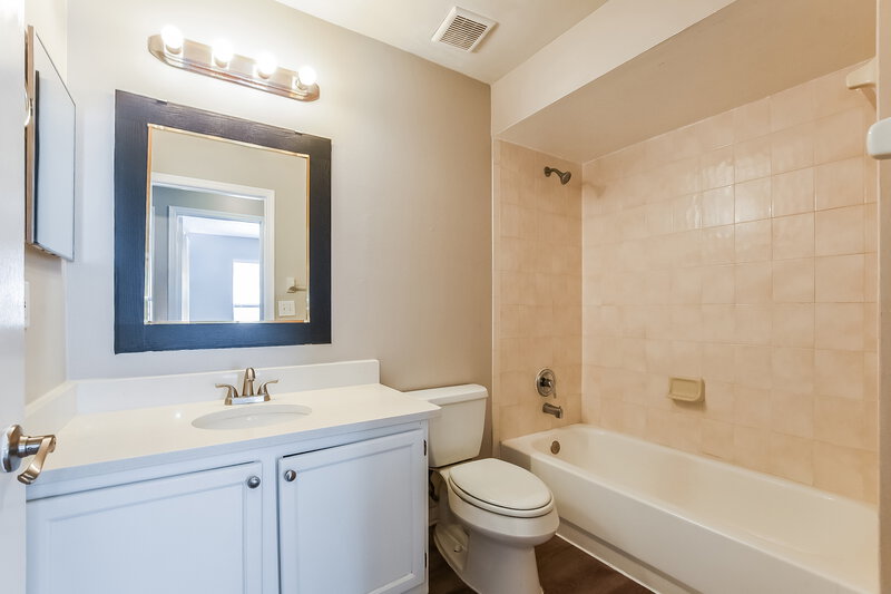 2,315/Mo, 8782 Foley Dr Orlando, FL 32825 Bathroom View