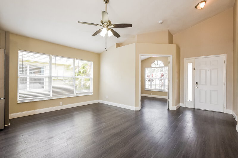 2,350/Mo, 8420 Fort Clinch Ave Orlando, FL 32822 Living Room View 2
