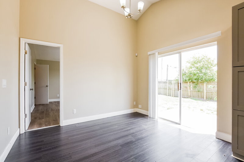 2,350/Mo, 8420 Fort Clinch Ave Orlando, FL 32822 Dining Room View
