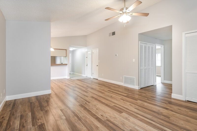 2,195/Mo, 810 Grand Cayman Ct Orlando, FL 32835 Living Room View 2