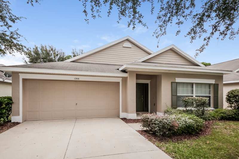 2,400/Mo, 1208 Longville Cir Tavares, FL 32778 Front View
