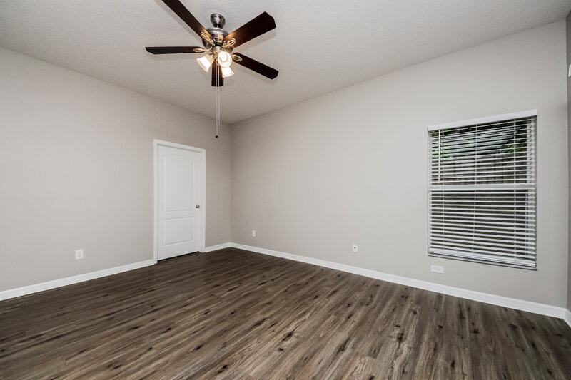 2,400/Mo, 1208 Longville Cir Tavares, FL 32778 Main Bedroom View 2