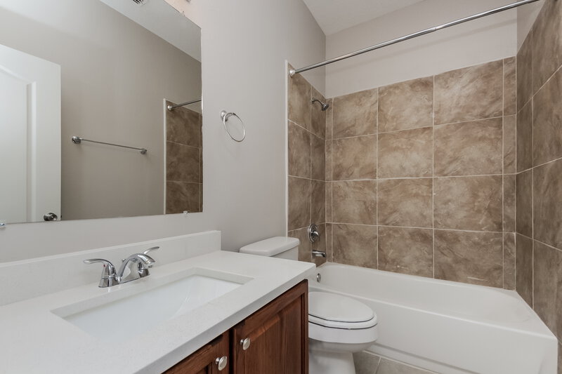 2,400/Mo, 1208 Longville Cir Tavares, FL 32778 Bathroom View