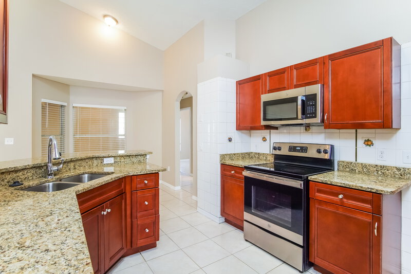 3,130/Mo, 2843 Berkshire Cir Kissimmee, FL 34743 Kitchen View