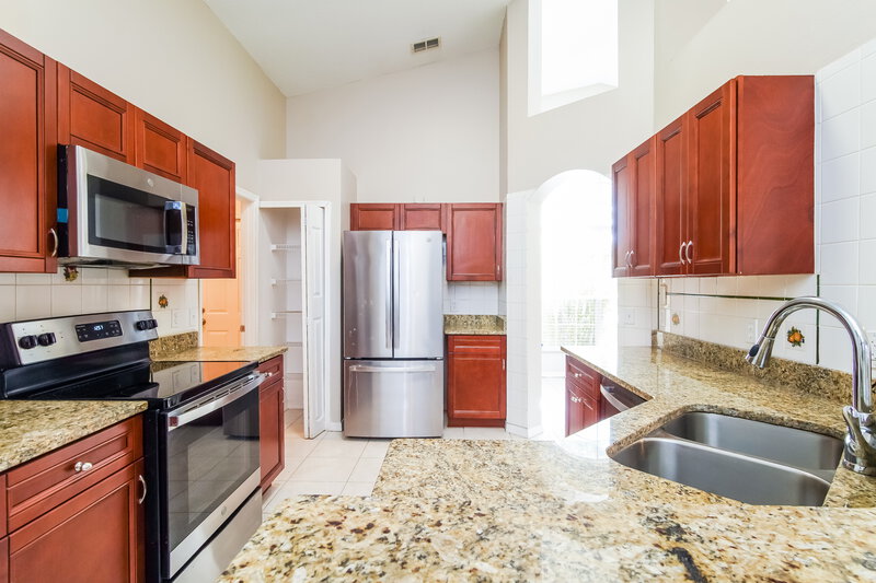 3,130/Mo, 2843 Berkshire Cir Kissimmee, FL 34743 Kitchen View 2