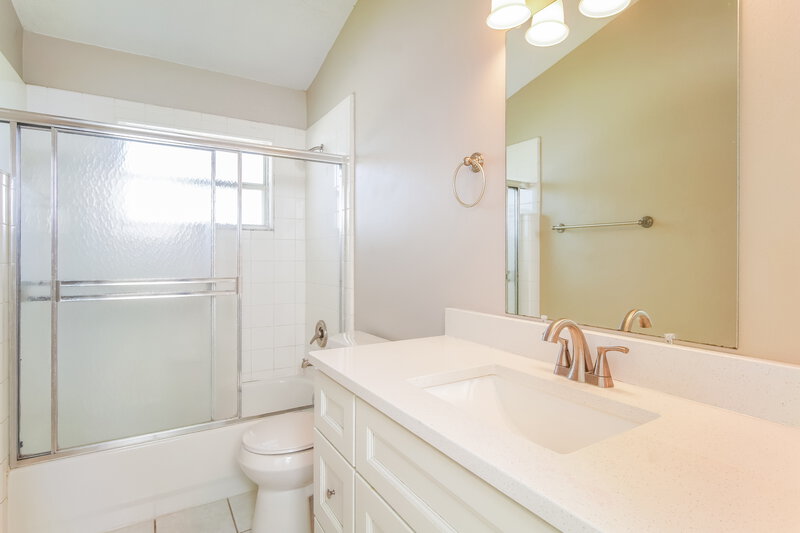 3,130/Mo, 2843 Berkshire Cir Kissimmee, FL 34743 Bathroom View