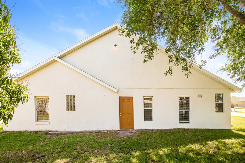 3,130/Mo, 2843 Berkshire Cir Kissimmee, FL 34743 Rear View