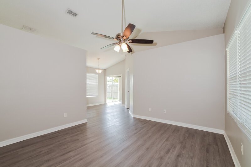 1,995/Mo, 10412 Glassborough Dr Orlando, FL 32825 Living Room View