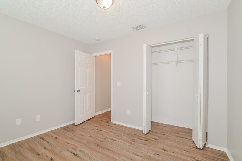 1,995/Mo, 10412 Glassborough Dr Orlando, FL 32825 Bedroom View 2