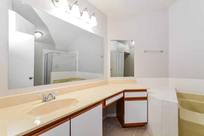 3,300/Mo, 1865 Cranberry Isles Way Apopka, FL 32712 Main Bathroom View