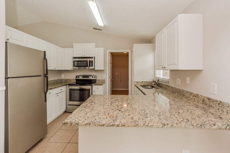 2,080/Mo, 2140 6th Ave DeLand, FL 32724 Kitchen View