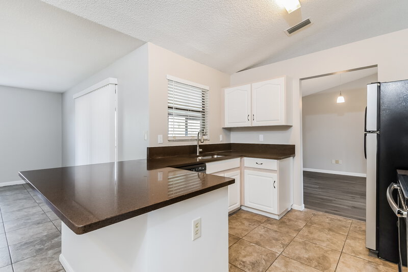 2,570/Mo, 1556 Monticello St Deltona, FL 32725 Kitchen View