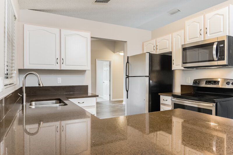 2,570/Mo, 1556 Monticello St Deltona, FL 32725 Kitchen View 2