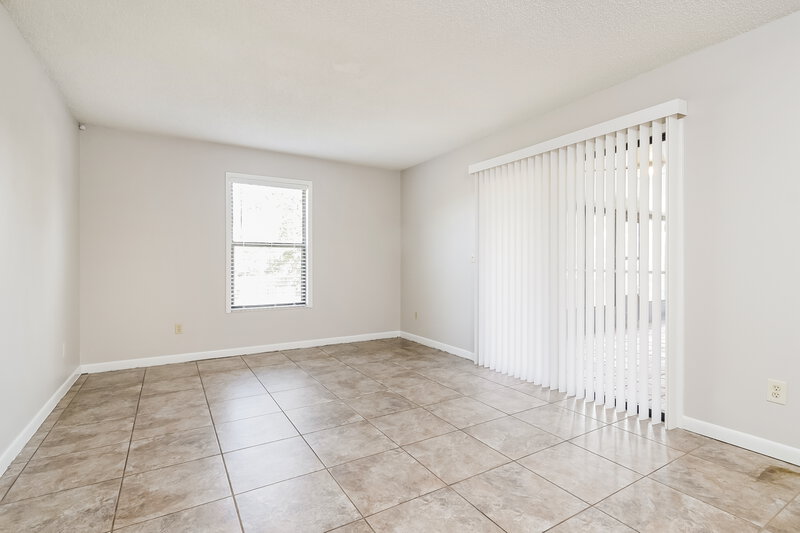 2,570/Mo, 1556 Monticello St Deltona, FL 32725 Family Room View
