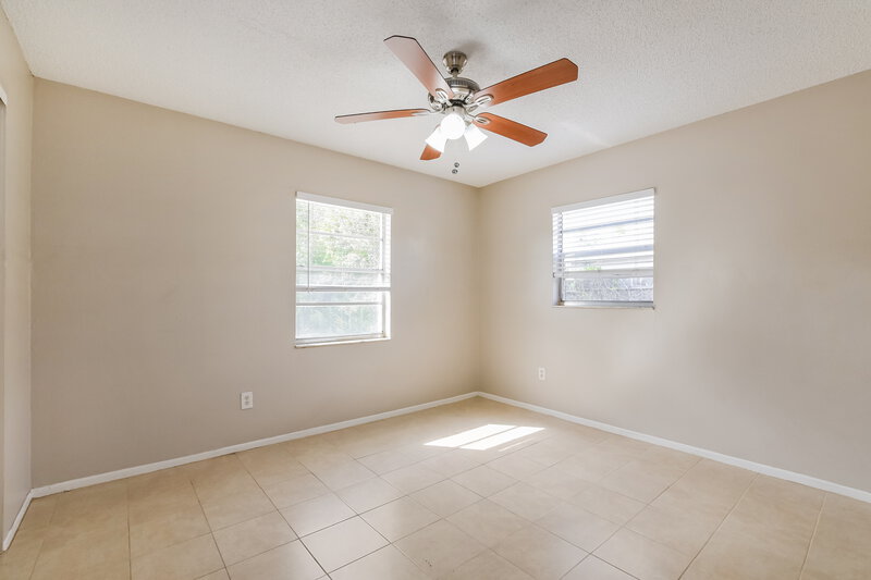 1,870/Mo, 542 Salerno Dr Deltona, FL 32725 Bedroom View 2