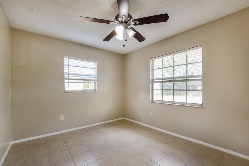 1,870/Mo, 542 Salerno Dr Deltona, FL 32725 Bedroom View 3