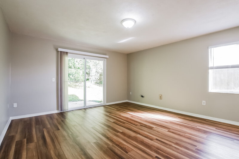 2,500/Mo, 1819 E Glancy Dr Deltona, FL 32725 Main Bedroom View 2