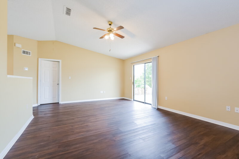 1,815/Mo, 3100 Croton Ave Deltona, FL 32738 Living Room View 2