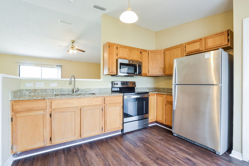 1,815/Mo, 3100 Croton Ave Deltona, FL 32738 Kitchen View