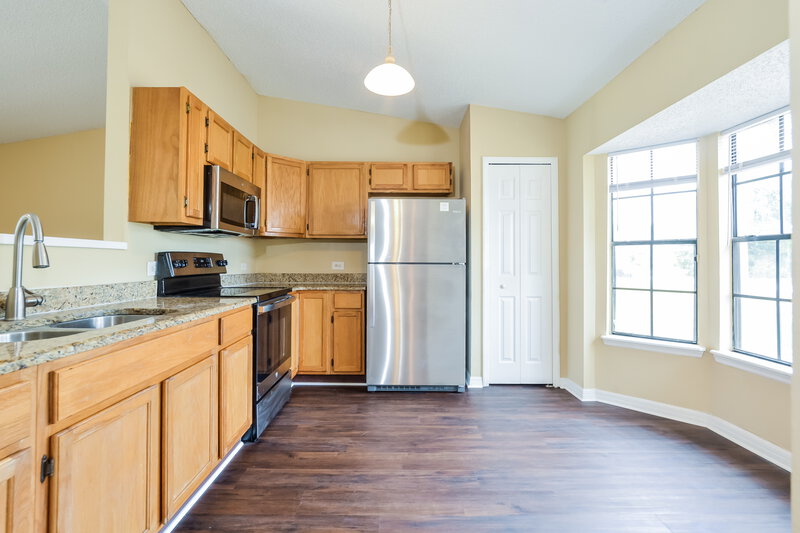 1,815/Mo, 3100 Croton Ave Deltona, FL 32738 Kitchen View 2
