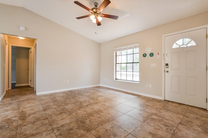 1,945/Mo, 1577 Ross Dr Deltona, FL 32738 Living Room View