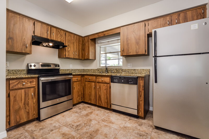 1,945/Mo, 1577 Ross Dr Deltona, FL 32738 Kitchen View