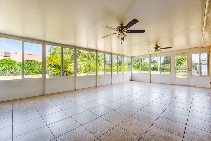 1,945/Mo, 1577 Ross Dr Deltona, FL 32738 Sun Room View