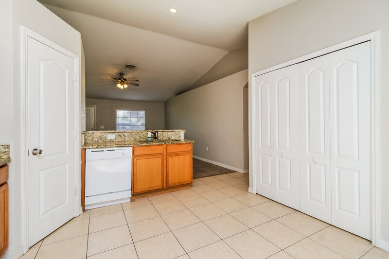 1,685/Mo, 2917 Monarch Ave Deltona, FL 32738 Kitchen View 2