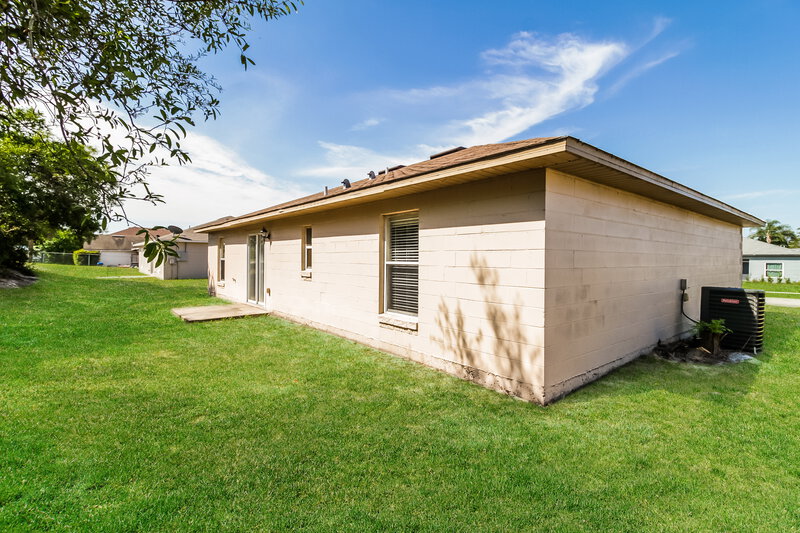 1,685/Mo, 2917 Monarch Ave Deltona, FL 32738 Rear View