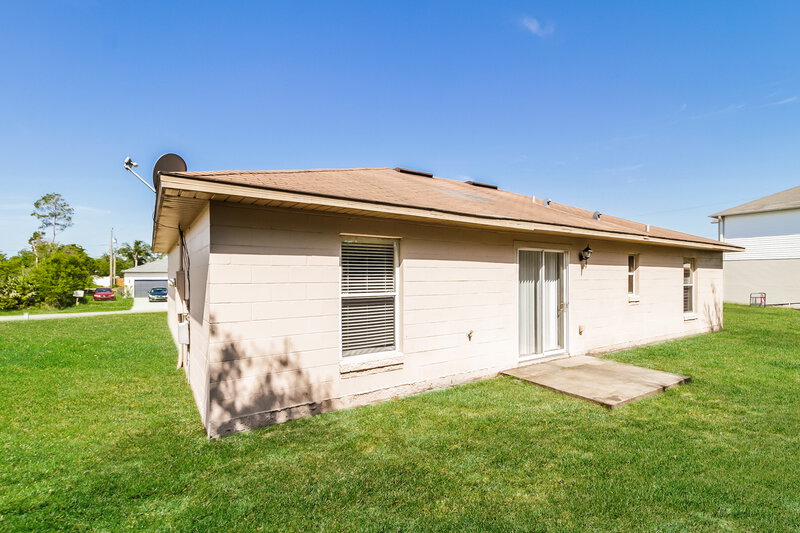 1,685/Mo, 2917 Monarch Ave Deltona, FL 32738 Rear View 2