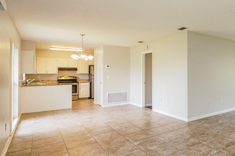2,480/Mo, 2141 Kendall Ct Deltona, FL 32738 Living Room View 2